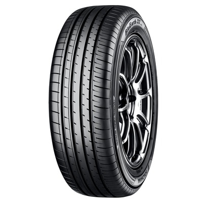 Yokohama BluEarth-XT AE61 215 65 R17 99V